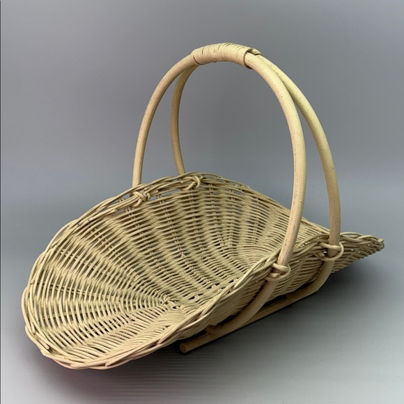 Vintage Wicker Gathering Basket - Picture 1 of 10